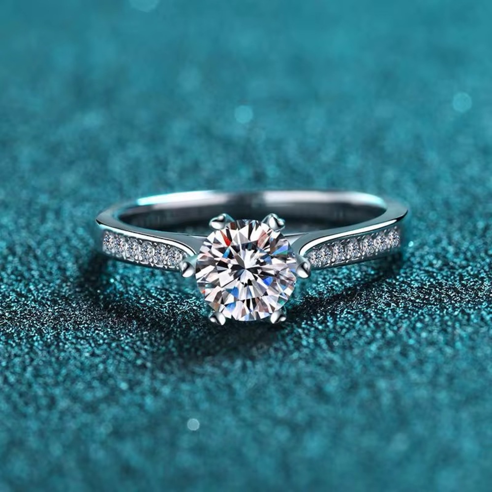***S925 Sterling Silver Moissanite Starlight Queen Ring